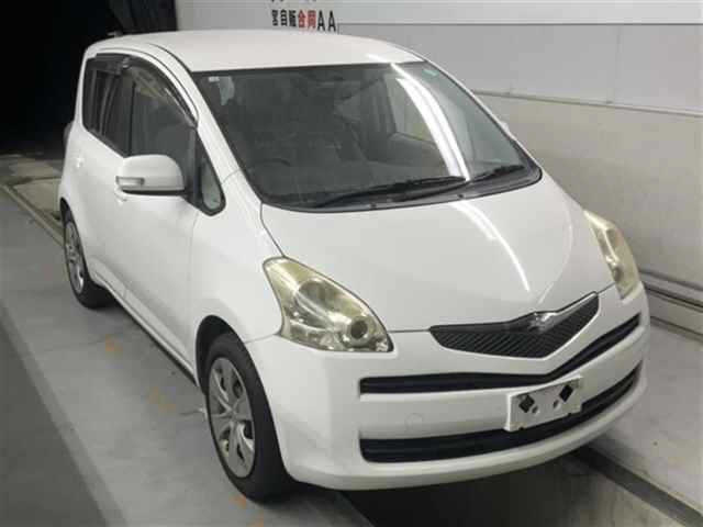 TOYOTA RACTIS 2010