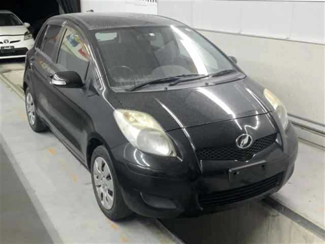 TOYOTA VITZ 2010