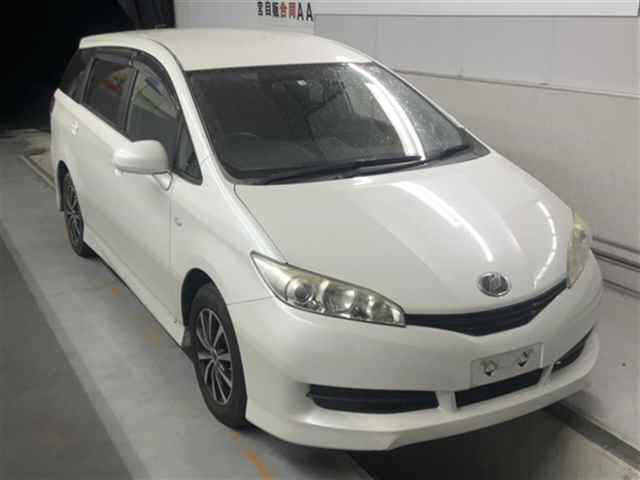 TOYOTA WISH 2010