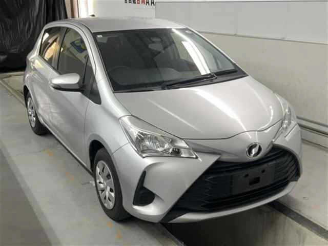 TOYOTA VITZ 2018