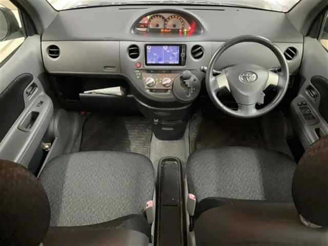 TOYOTA SIENTA 2015