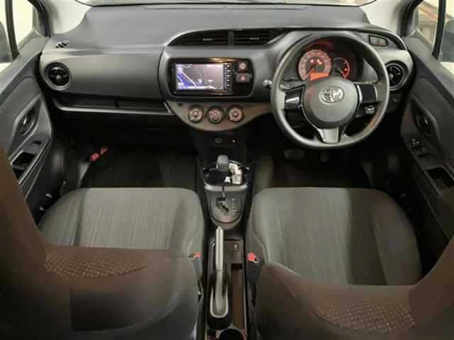 TOYOTA VITZ 2019