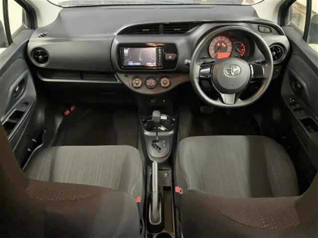 TOYOTA VITZ 2018