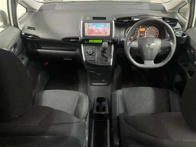 TOYOTA WISH 2010