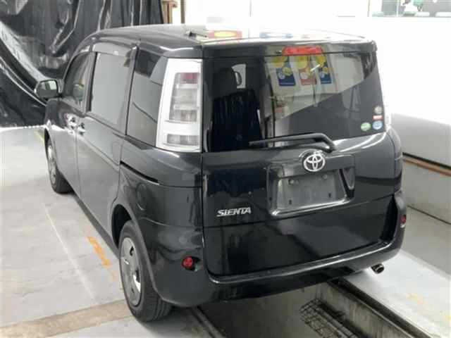 TOYOTA SIENTA 2015