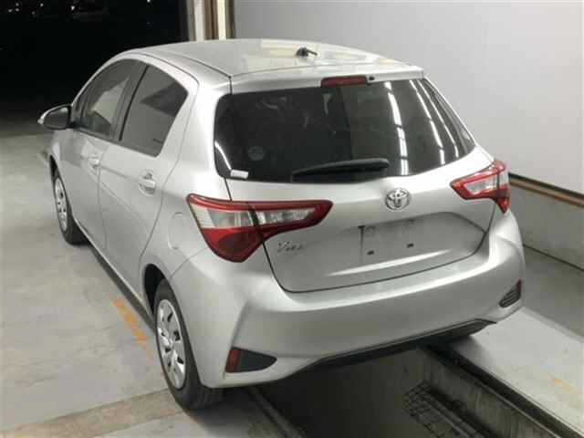 TOYOTA VITZ 2019