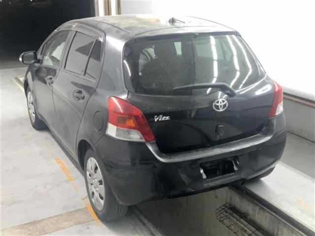 TOYOTA VITZ 2010