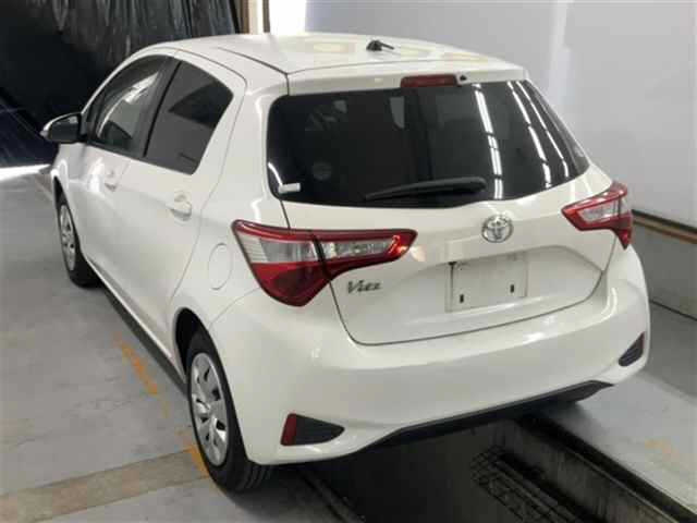 TOYOTA VITZ 2018