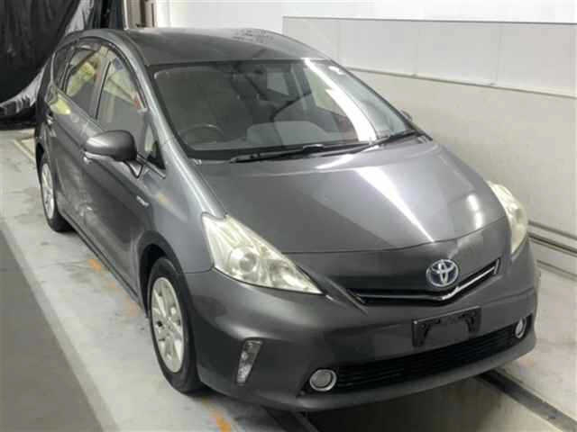 TOYOTA PRIUS ALPHA 2012