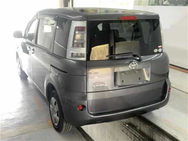 TOYOTA SIENTA 2011