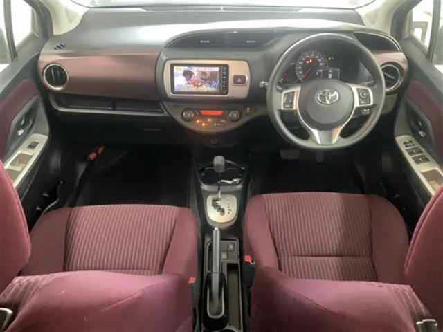 TOYOTA VITZ 2014