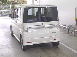 DAIHATSU TANTO 2012