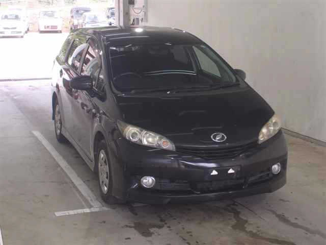TOYOTA WISH 2011
