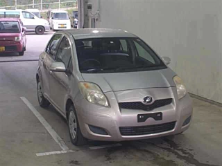 TOYOTA VITZ 2010