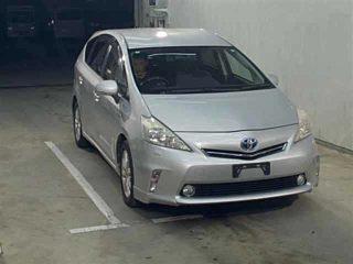 TOYOTA PRIUS ALPHA 2011