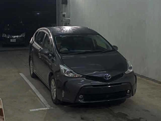 TOYOTA PRIUS ALPHA 2015