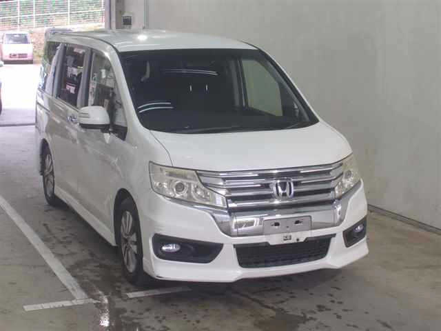 HONDA STEP WAGON 2013