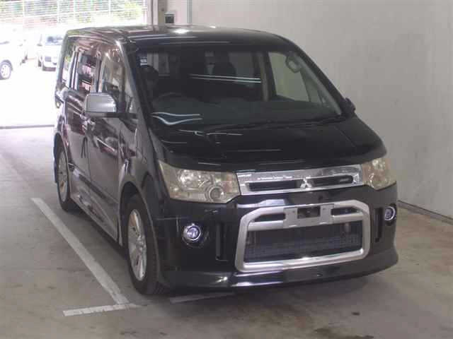 MITSUBISHI DELICA D5 2013