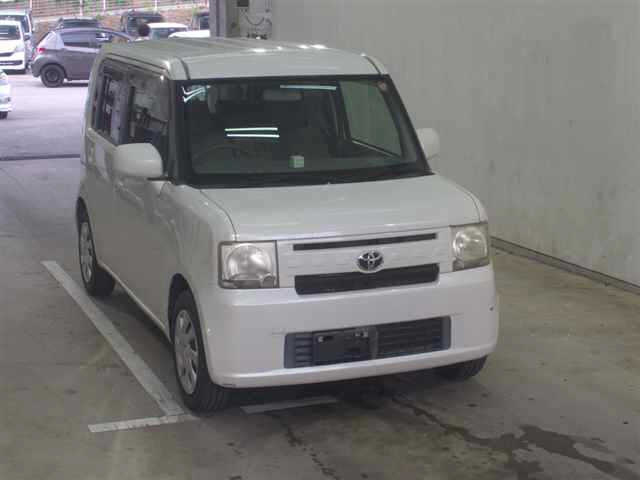 TOYOTA PIXIS SPACE 2012
