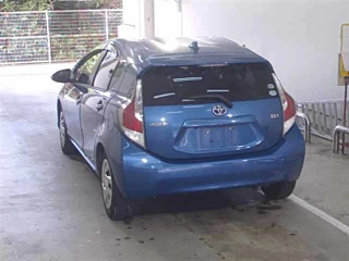TOYOTA AQUA 2015