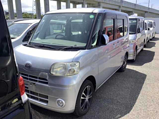 DAIHATSU TANTO 2011