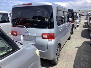 DAIHATSU TANTO 2011