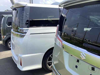 TOYOTA VOXY 2018