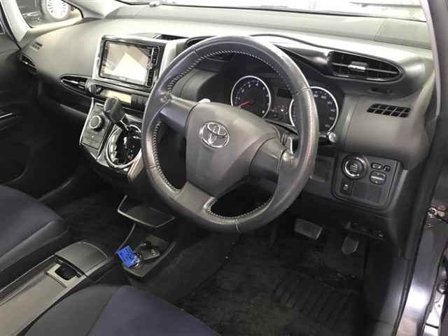 TOYOTA WISH 2014