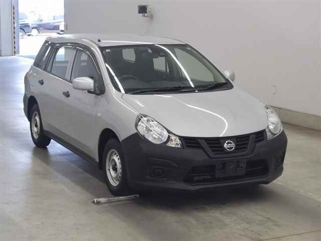 NISSAN AD 2020
