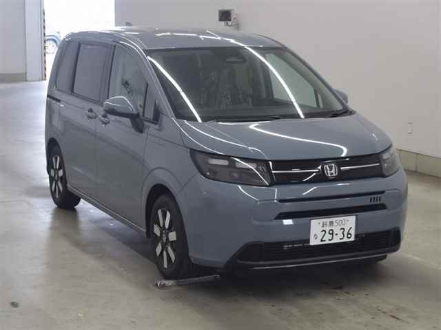 HONDA FREED 2025