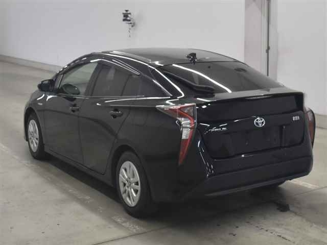 TOYOTA PRIUS 2017