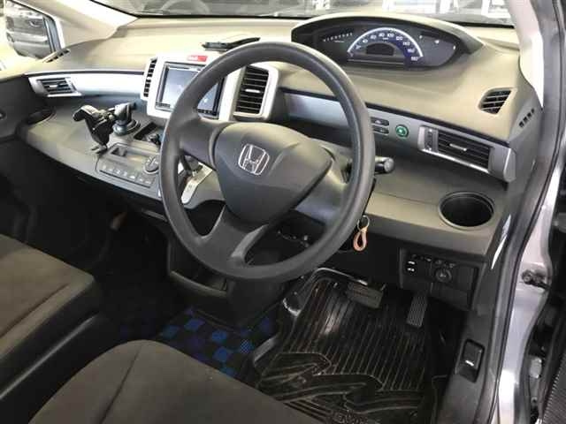 HONDA FREED 2011