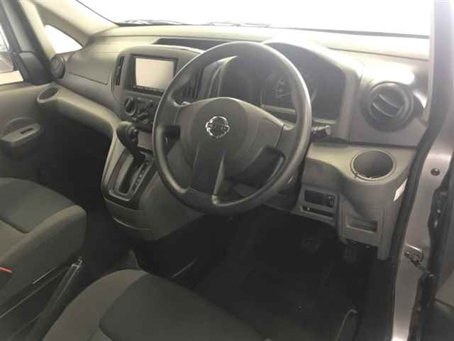 NISSAN NV200 2021