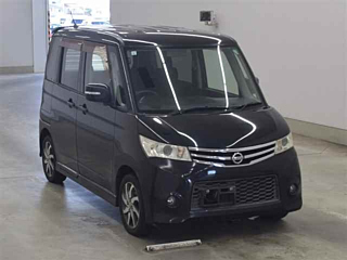 NISSAN ROOX 2011