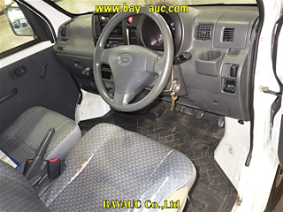 DAIHATSU HIJET VAN 2013