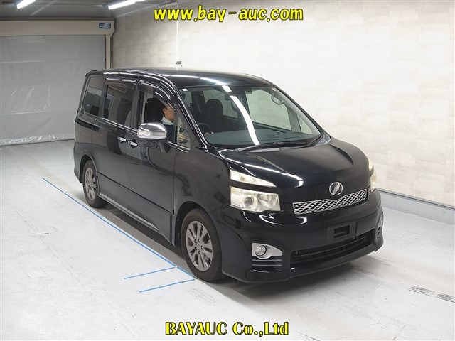 TOYOTA VOXY 2012