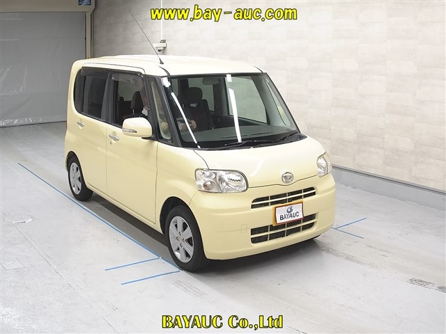 DAIHATSU TANTO 2011