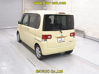 DAIHATSU TANTO 2011
