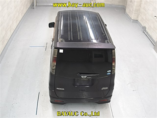 NISSAN ROOX 2010