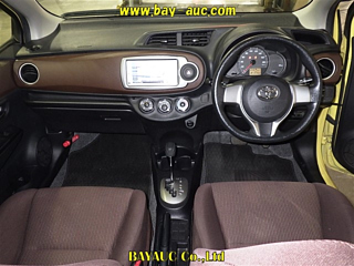 TOYOTA VITZ 2012