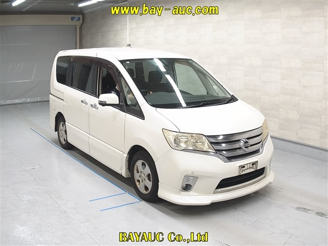 NISSAN SERENA 2011