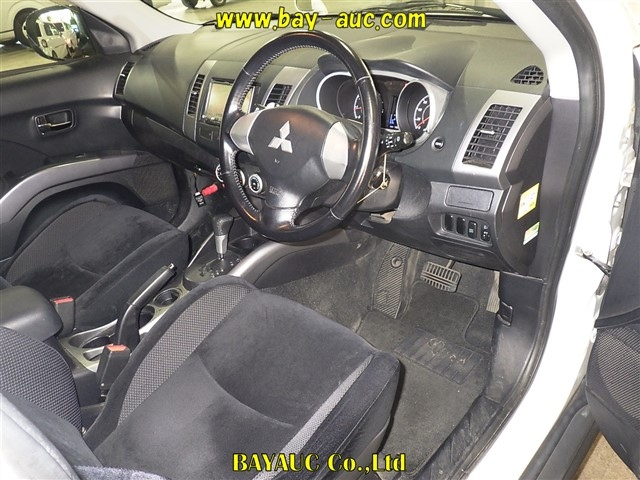 MITSUBISHI OUTLANDER 2010