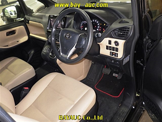 TOYOTA NOAH 2014
