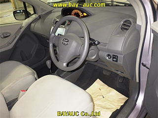 TOYOTA VITZ 2010