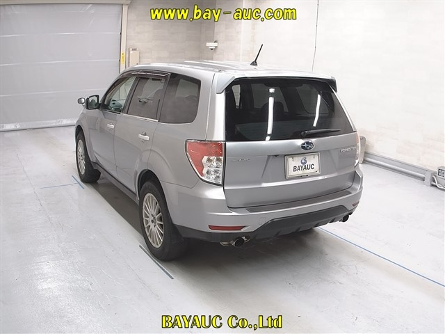 SUBARU FORESTER 2011