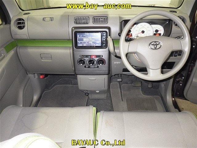 TOYOTA PIXIS SPACE 2014