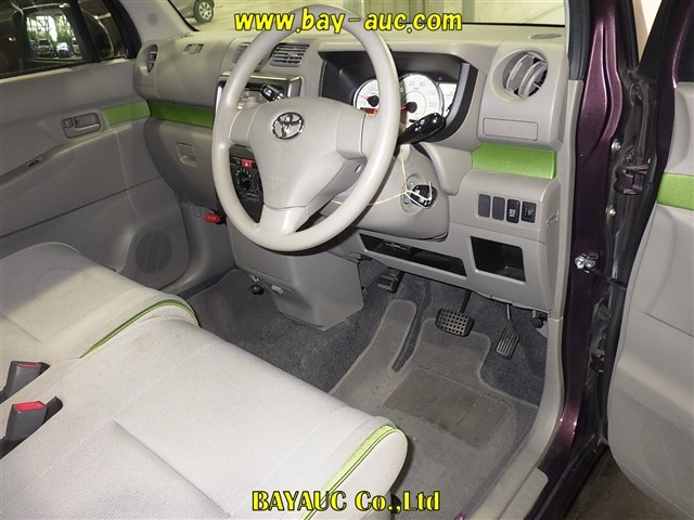 TOYOTA PIXIS SPACE 2014