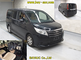 TOYOTA NOAH 2014