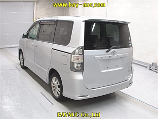 TOYOTA VOXY 2008