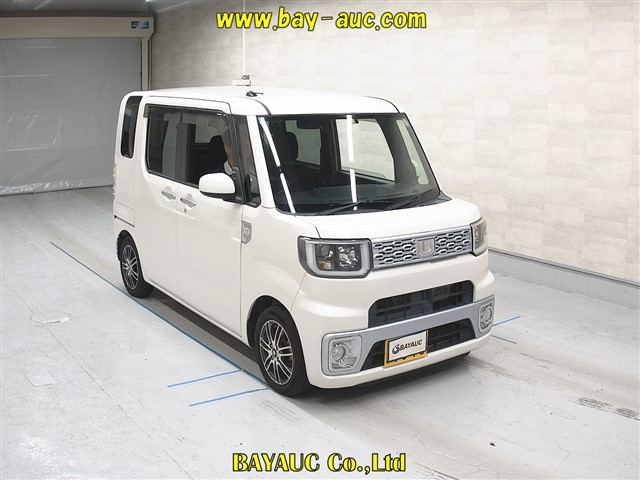 DAIHATSU WAKE 2014